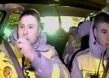 В Казани автоинспекторы помогли мужчине срочно доставить маленького сына в больницу