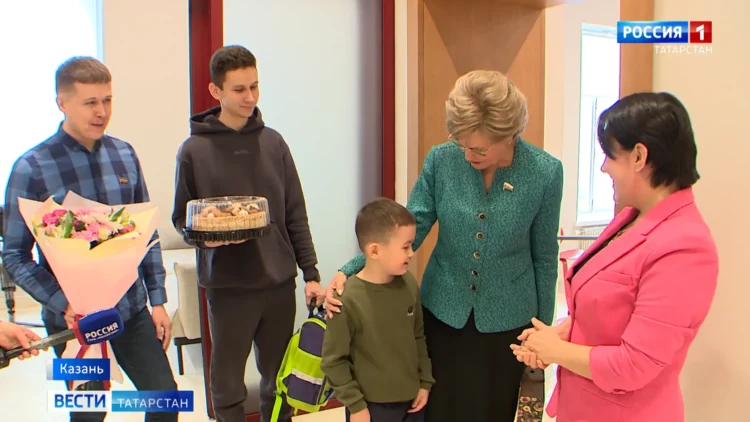 Депутаты Татарстана в преддверии Дня матери поздравили жен мобилизованных