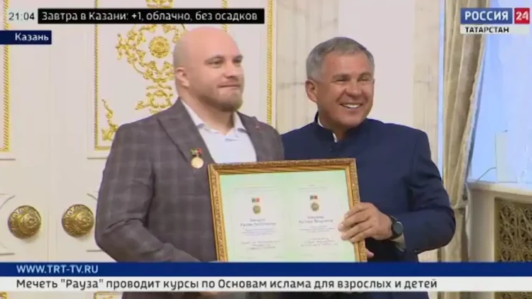 Рустам Минниханов вручил премии за вклад в развитие институтов гражданского общества