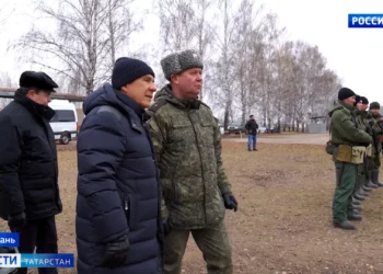 Решить быстро и слаженно: Минниханов поручил навести порядок в пунктах сбора мобилизованных