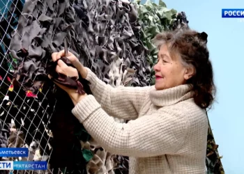 Казанский бизнесмен перестроил свое предприятие на выпуск берцев