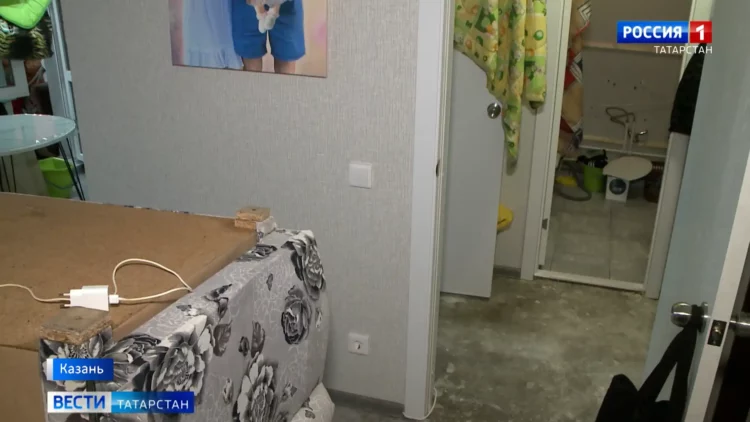 Чудом остались живы: в казанском поселке Юдино пожилой водитель сбил женщину с ребенком