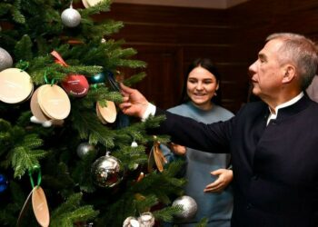 Рустам Минниханов принял участие в акции «Елка желаний»