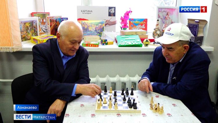 В Азнакаево начал работу центр общения старшего поколения