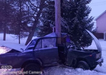 В Альметьевске водитель «Лады» устроил смертельное ДТП, въехав в столб