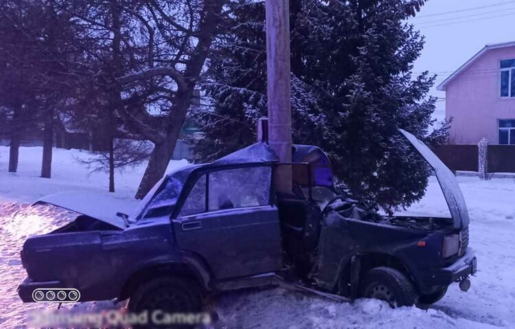 В Альметьевске водитель «Лады» устроил смертельное ДТП, въехав в столб