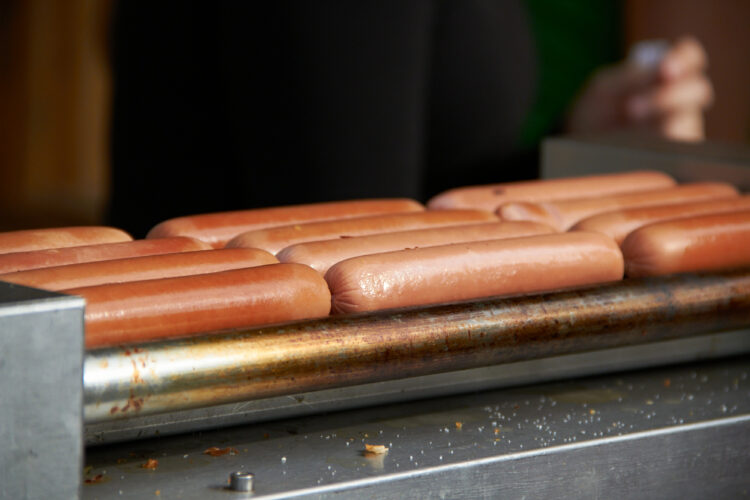 Врач рассказала, что не стоит делать перед праздничным застольем