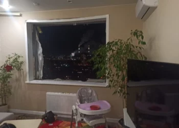 В Казани взорвавшийся самогонный аппарат выбил окна квартиры на Павлюхина