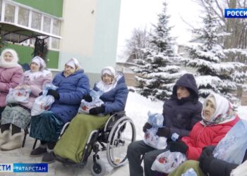 Татарстанцев просят не выходить на лед в зоне строительства моста через Каму