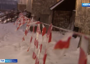 «Такой шум, такой треск»: казанцы обратились в следком из-за разрушающегося дома