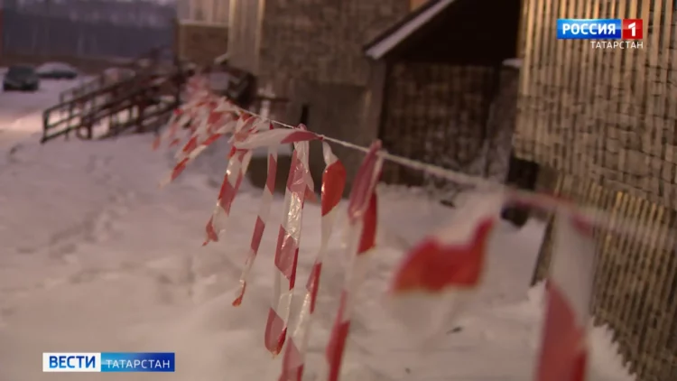 «Такой шум, такой треск»: казанцы обратились в следком из-за разрушающегося дома