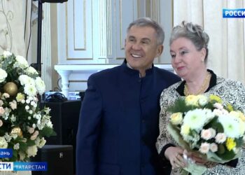 Минниханов вручил госнаграды Татарстана и России выдающимся татарстанцам