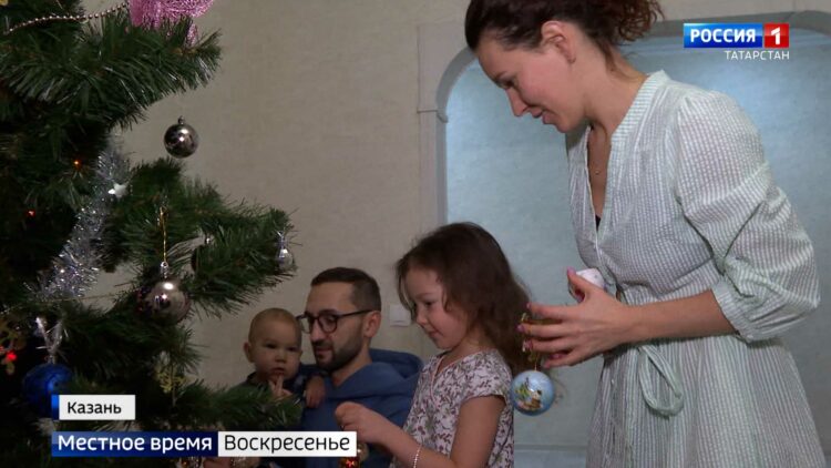 Семейные традиции, нарядная елка и застолье: как казанцы планируют встретить Новый год