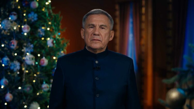 Рустам Минниханов: «В любые времена новогодняя ночь всегда полна надежд и веры в лучшее»