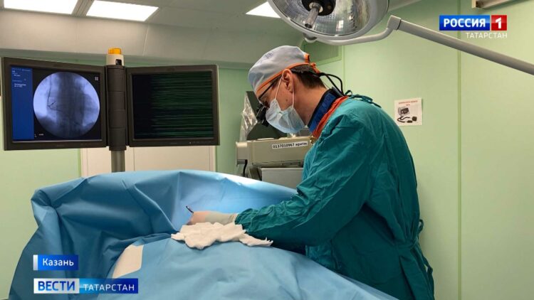 Врачи РКБ начали вживлять кардиостимуляторы российского производства