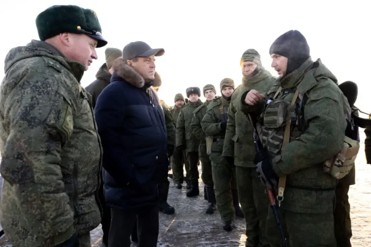 Метшин встретился с мобилизованными и передал им квадрокоптеры и тепловизоры