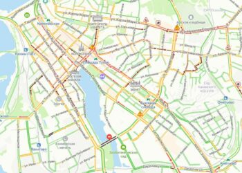 В Казани из-за снегопада образовались 10-балльные пробки