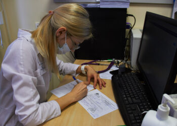 Врачи рассказали, какие процедуры не стоит делать перед Новым годом