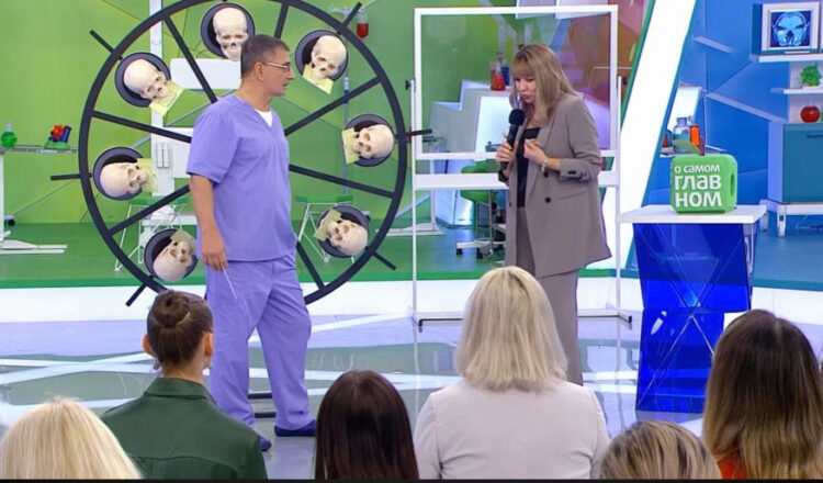 Доктор Мясников рассказал, чего нельзя делать с человеком в обмороке