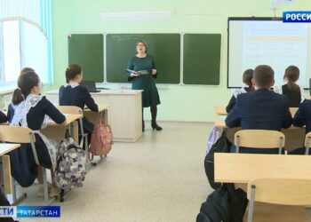 Глава Минобрнауки РТ рассказал о введении в школах модуля по начальной военной подготовке