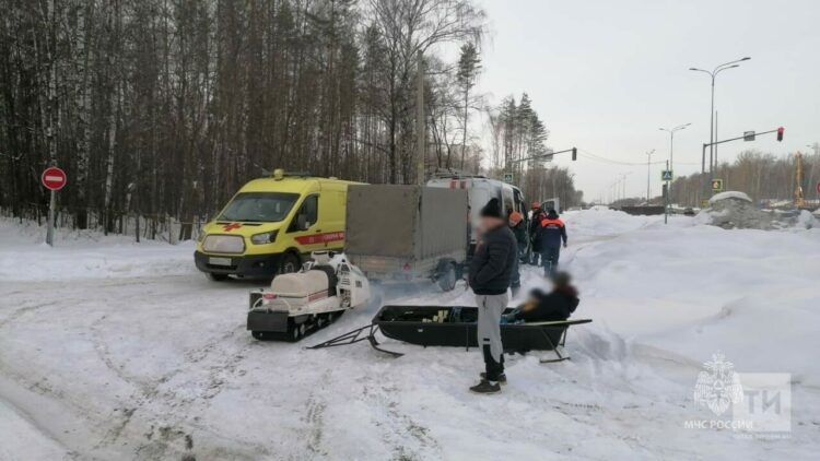 У озера Лебяжье в Казани лыжница упала и сломала ногу