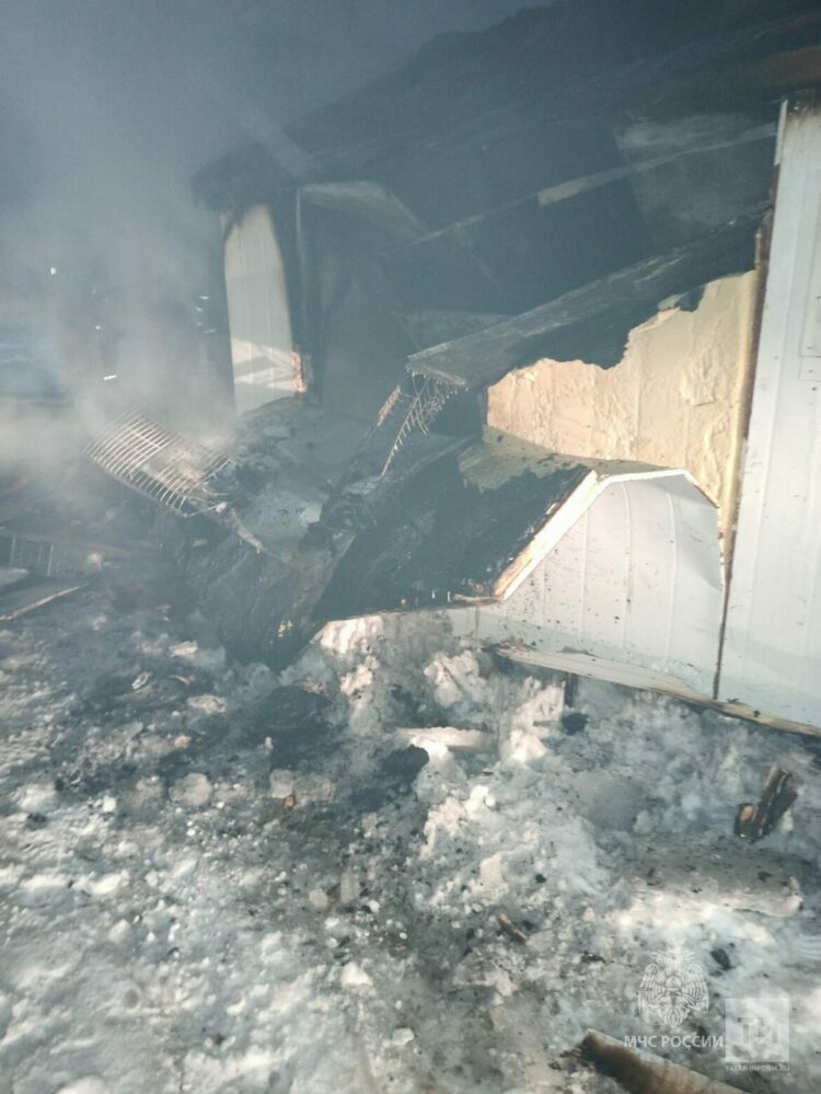 В Лениногорске сгорела пристройка к магазину