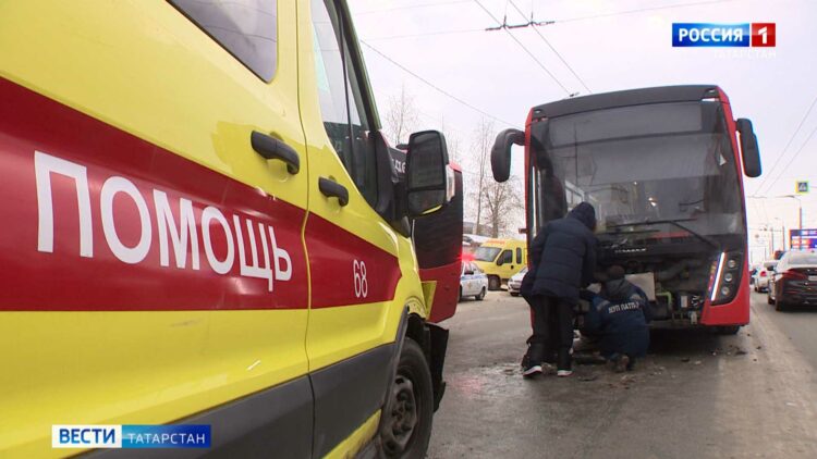 Смертельное столкновение автобуса и «скорой» в Казани: последние подробности