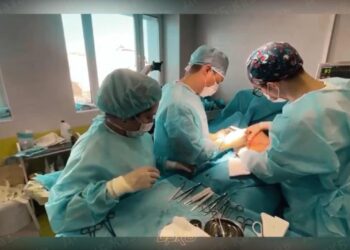 Казанские врачи провели подростку операцию по уменьшению груди