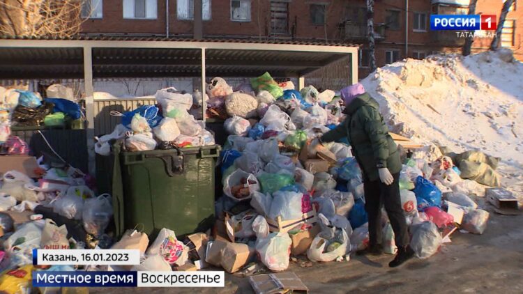 Заваленные мусором дворы и сотни жалоб: почему в Казани не вывозят отходы?