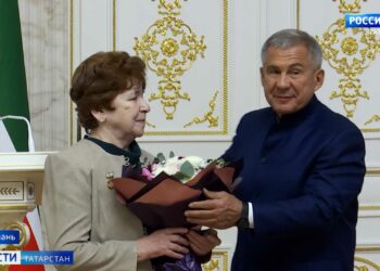 Рустам Минниханов встретился с ветеранами, награжденными знаком «Жителю блокадного Ленинграда»