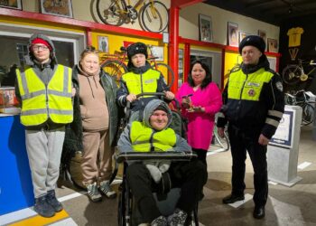 Нижнекамские автоинпекторы исполнили мечту парня-инвалида