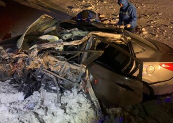 В Татарстане водитель легковушки погиб, врезавшись в фуру на трассе
