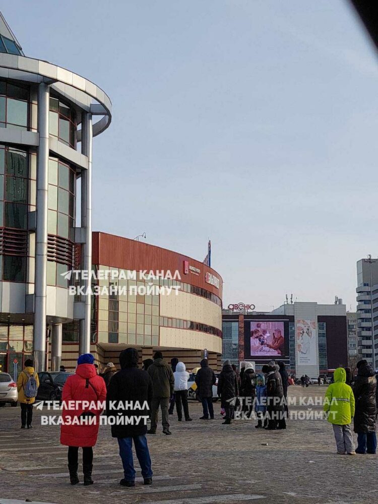 В Казани эвакуировали сразу три торговых центра
