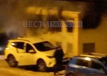 В Казани на Габишева загорелся трансформатор, слышны хлопки