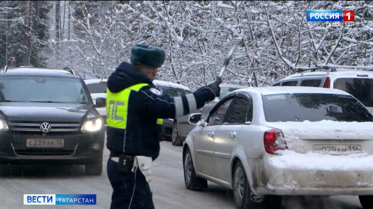 Дорогу до Раифы сковали пробки: как планируют решить проблему