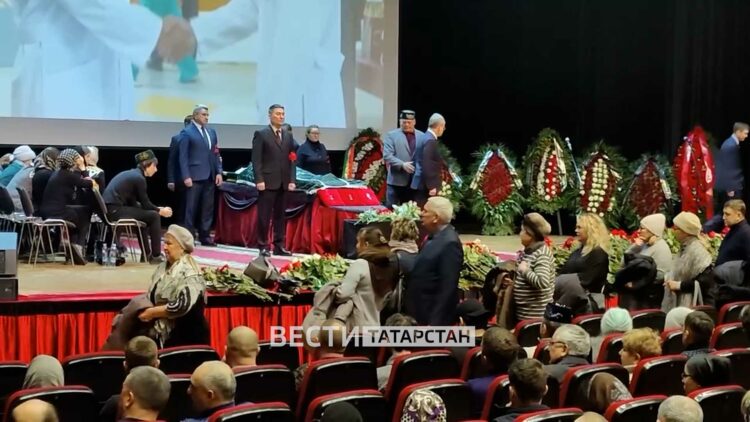 В Казани проходит церемония прощания с министром здравоохранения Татарстана Маратом Садыковым