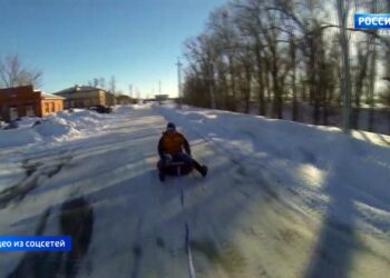 В Татарстане парень попал в реанимацию после ДТП с ватрушкой