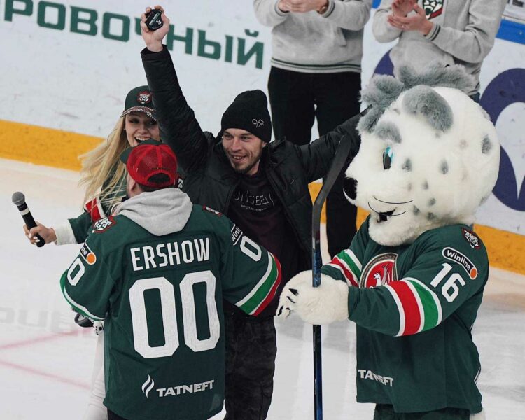 Болельщик «Ак Барса» метким броском выиграл миллион рублей