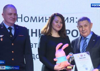 Дорога препятствий: единственный путь двух казанских поселков оказался практически завален снегом