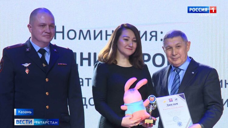 Дорога препятствий: единственный путь двух казанских поселков оказался практически завален снегом