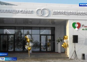 Василю Шайхразиеву показали конноспортивную школу в Муслюмове