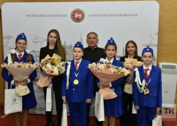 Минниханов наградил казанских школьников за победу в конкурсе «Безопасное колесо-2022»