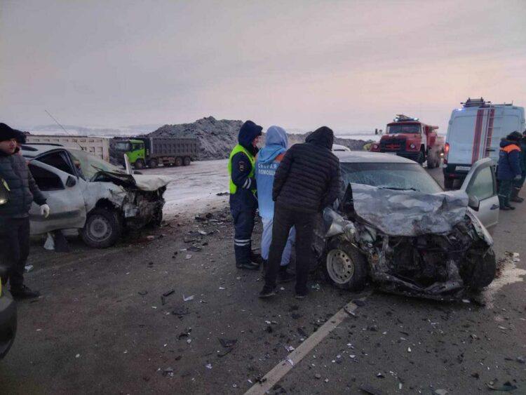 Водитель скончался при лобовом столкновении легковушек на трассе М7 в Татарстане
