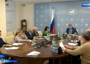 В ЦИК РТ прошла первая встреча с представителями региональных отделений политических партий