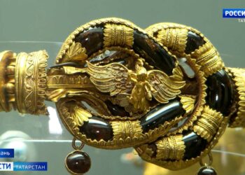 «Сегодня мы воздаем должное нашим ребятам»: Минниханов открыл новые бюсты Героев России