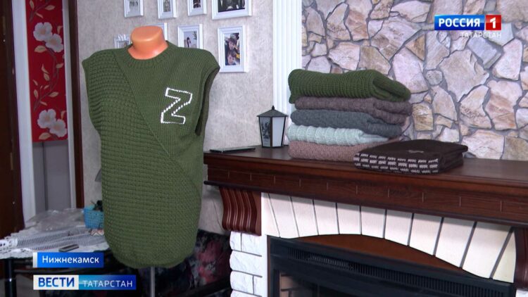 Волонтеры Нижнекамска вяжут жилеты для военнослужащих