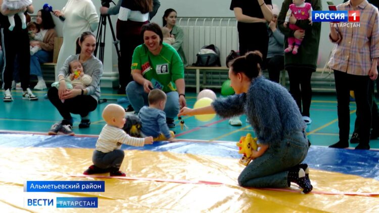 В Альметьевске прошел марафон ползунов и бегунов