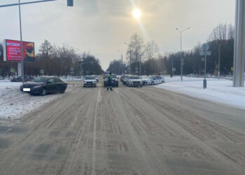 В Нижнекамске при столкновении иномарок на перекрестке пострадала девочка