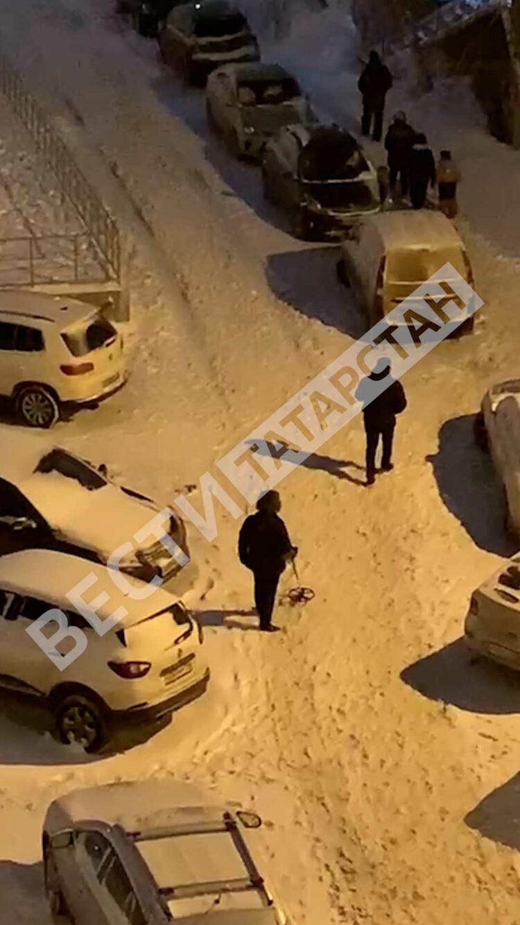 В Казани сотрудники экстренных служб съехались к дому на улице Академика Губкина