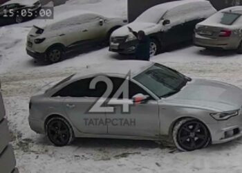 В одном из дворов Казани мужчина пытался стрелять по детям